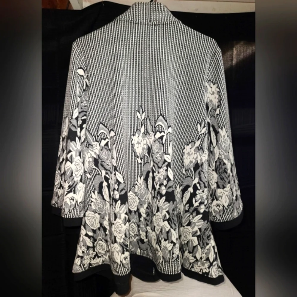 EUC Joseph Ribkoff Black and White Floral Jacket - Picture 2 of 7